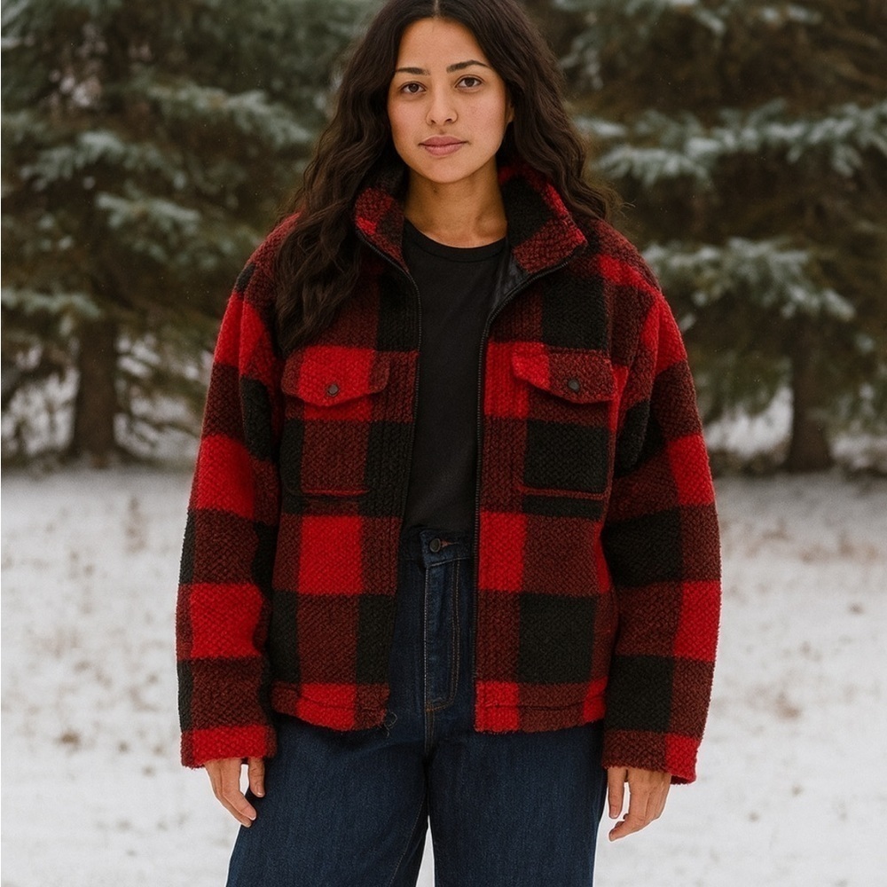 American Eagle Faux Sherpa Buffalo Plaid Jacket, New with out Tags, Oversized